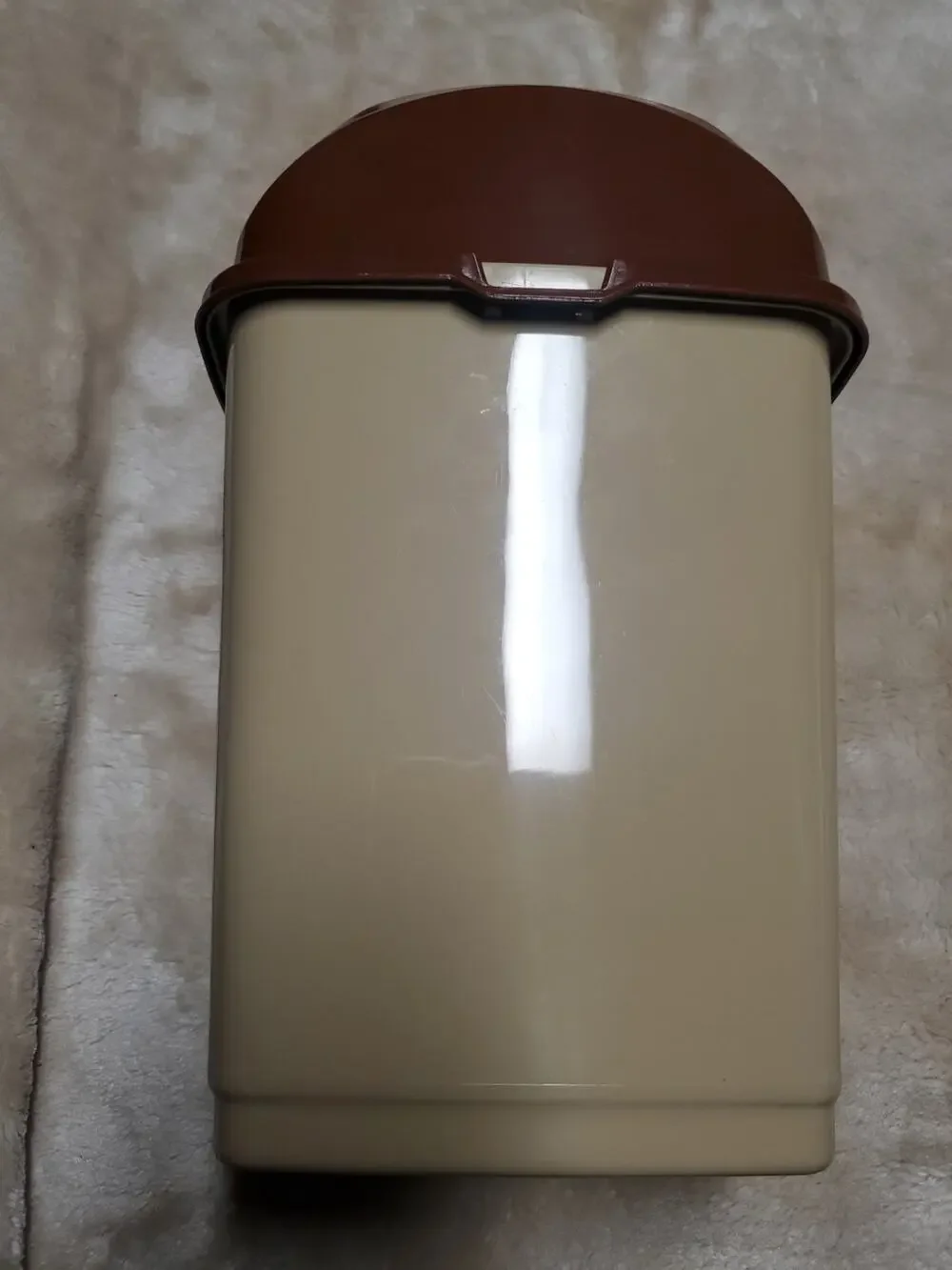 Palm Luxe Slim 5 qt. Space Savor Trash Can with Swing Lid, Beige/Brown Color
